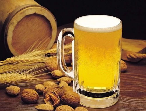 夏日消暑“神器”真的靠譜嗎？西瓜、冰棍、綠豆湯與酒精飲品的陷阱與真相